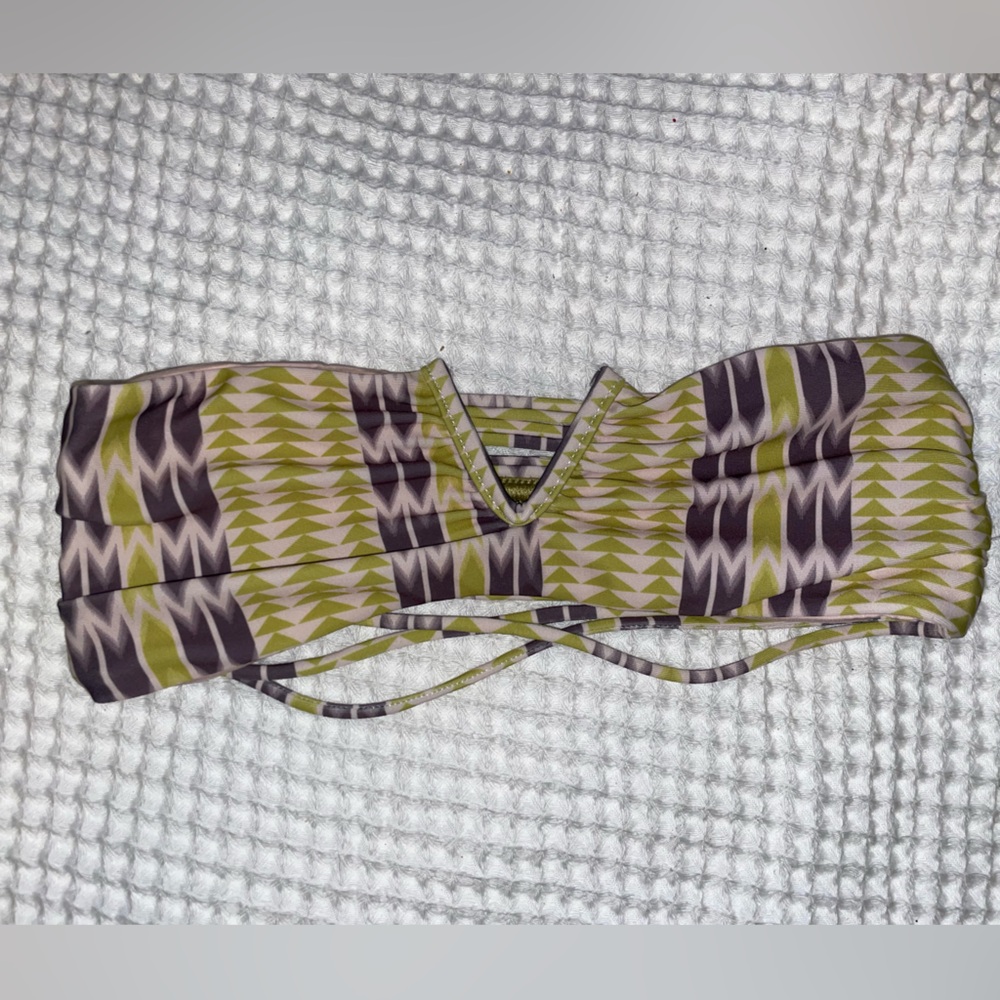 Ohia Bandeau Swim Top Color Arrow  with Crochet Back